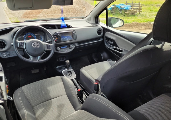 Toyota Yaris cena 42300 przebieg: 190000, rok produkcji 2015 z Wołomin małe 56